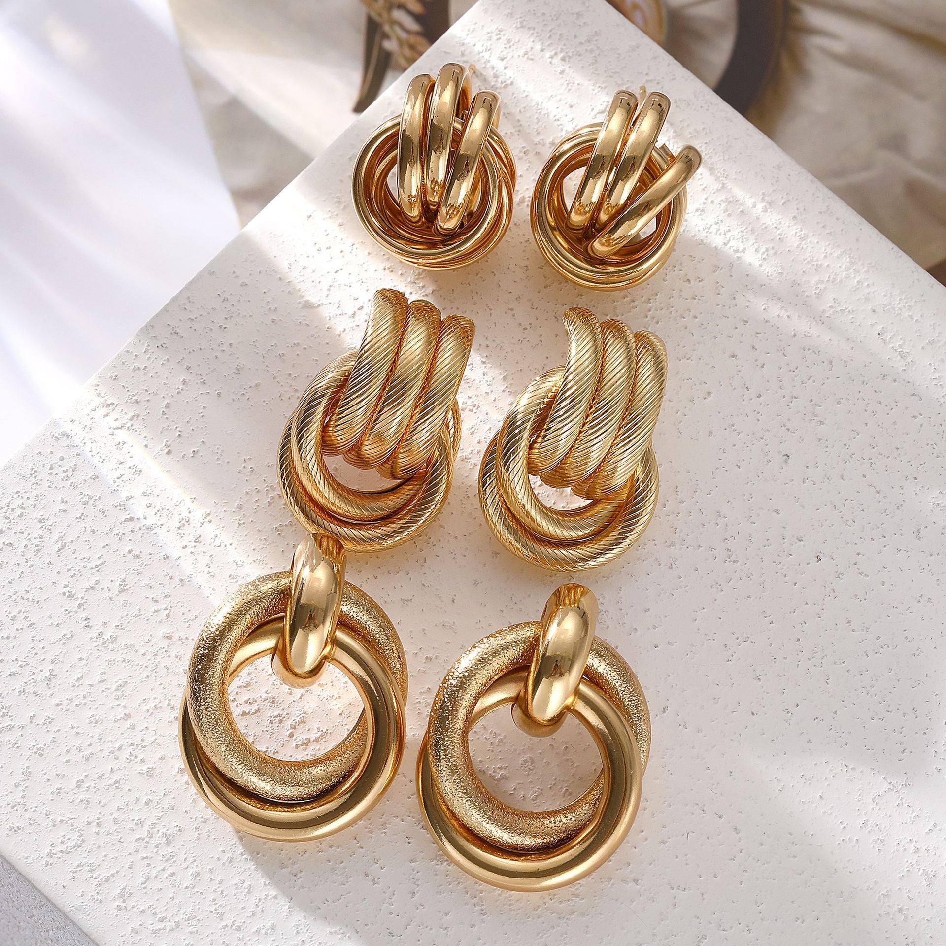Damen modisches Ring-Set mit einzigartigen Knoten-Designs Shop Nory