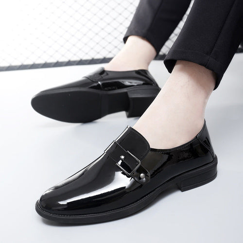 Herren eleganter Leder Slipper mit dekorativem Riemen