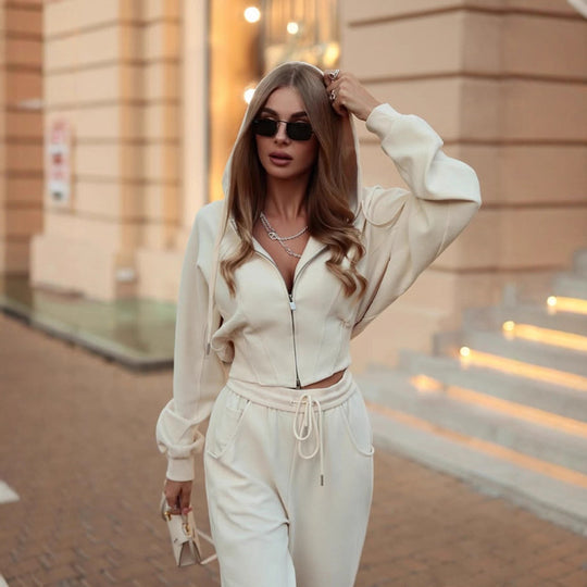 Damen tailliertes Kurzzip-Hoodie mit Statement-Ärmeln und weiter High-Waist Palazzo-Hose Shop Nory