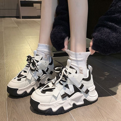 Damen Sportliche Chunky-Sneaker mit auffälligem Design und stabiler Sohle