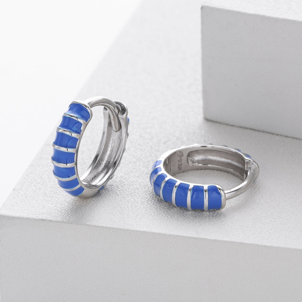 Damen Creolenohrringe mit modernem und strukturiertem Design Shop Nory