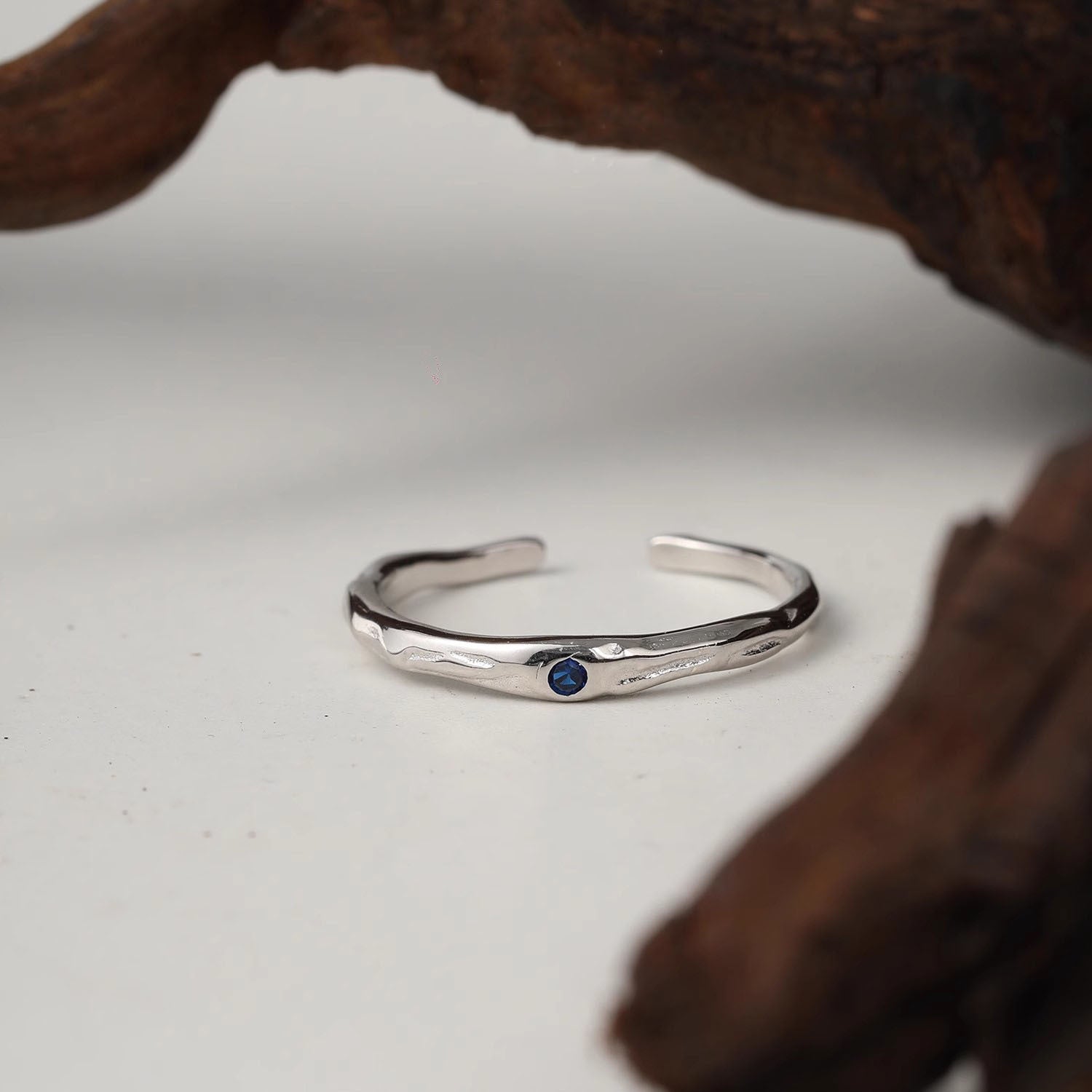 Damen Offener Ring mit einzigartigem Schlangendesign und buntem Stein Shop Nory