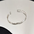 Damen Armreif mit verspieltem, gewundenem Design Shop Nory
