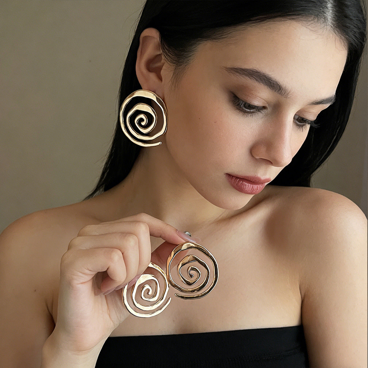Damen Ohrstecker im modernen Spiralmuster Shop Nory