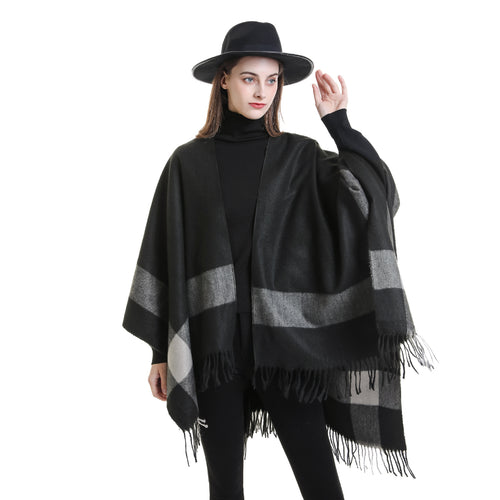 Damen Weit geschnittener Karierter Poncho mit Fransen und V‑Ausschnitt Shop Nory