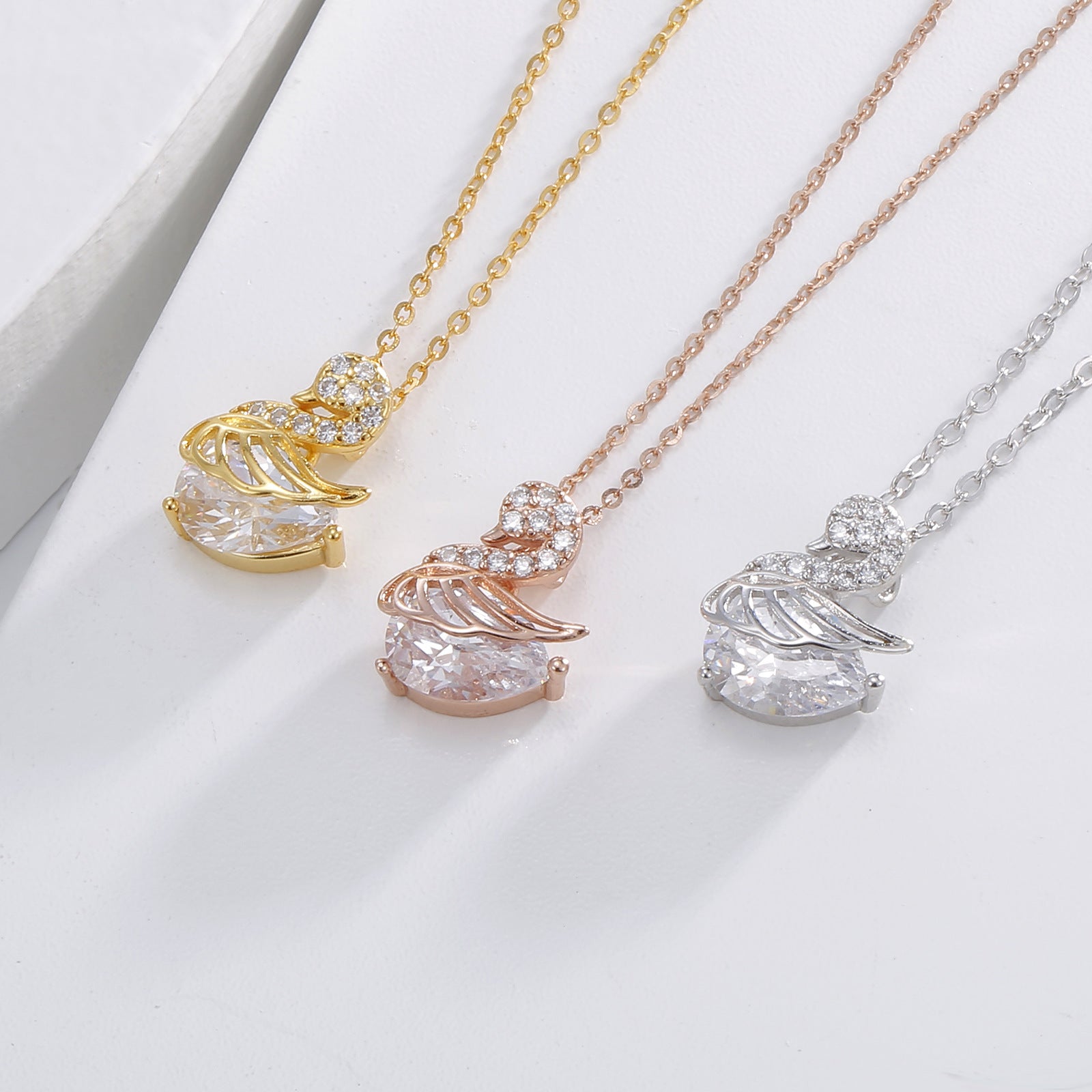 Damen Halskette mit eleganter Schwanenansicht Shop Nory