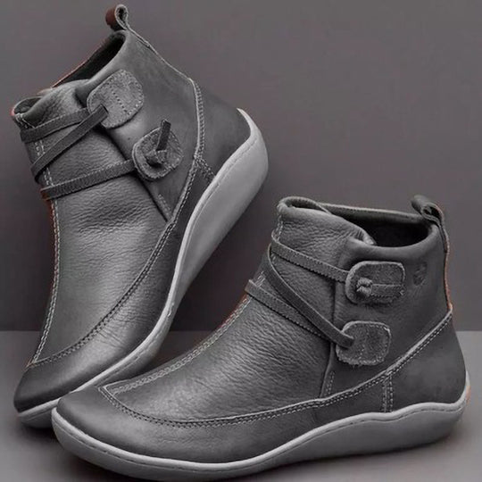 Damen Lederoptik-Stiefelette mit gepolstertem Komfortfußbett und schlanker Plateausohle Shop Nory