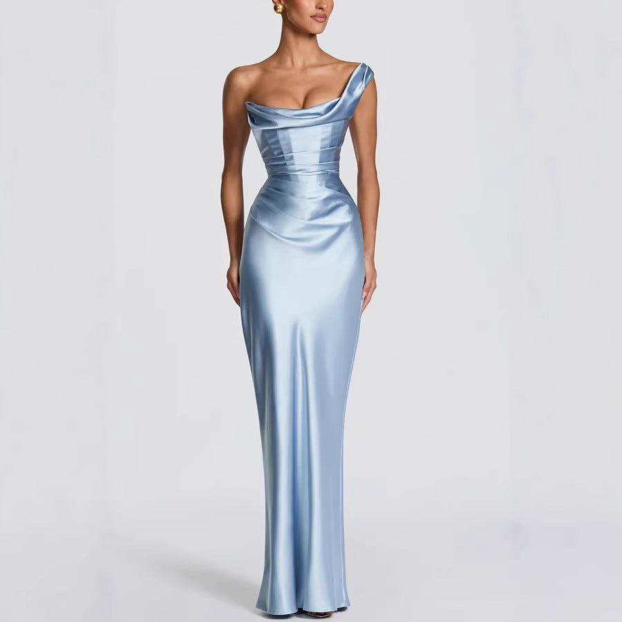 Damen Elegantes Maxikleid mit asymmetrischem Oberteil und fließendem Satin Shopnory