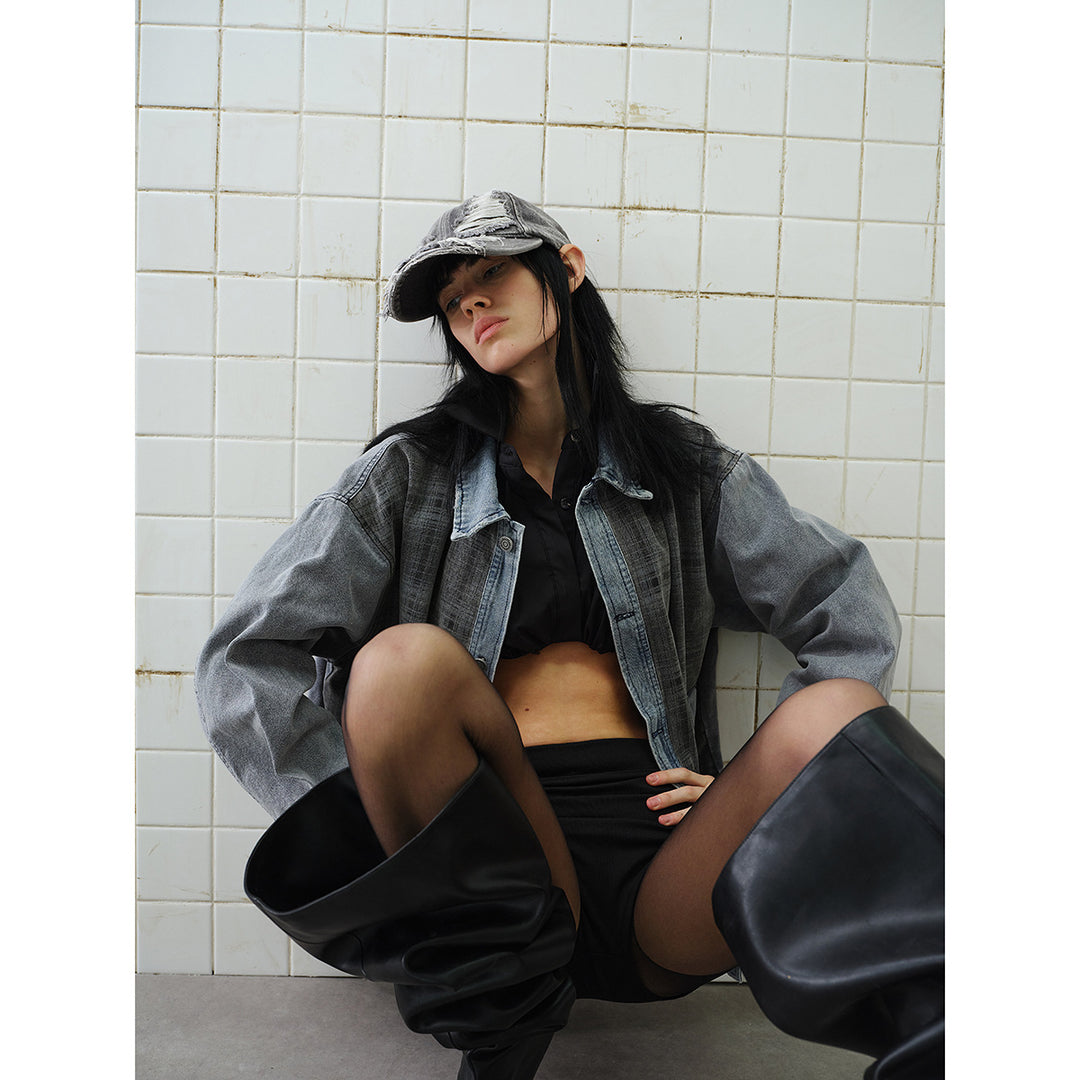 Unisex Boxy-Jeansblouson mit karierter Frontpaneel, kontrastierenden Denim-Ärmeln und Druckknopfleiste Shop Nory