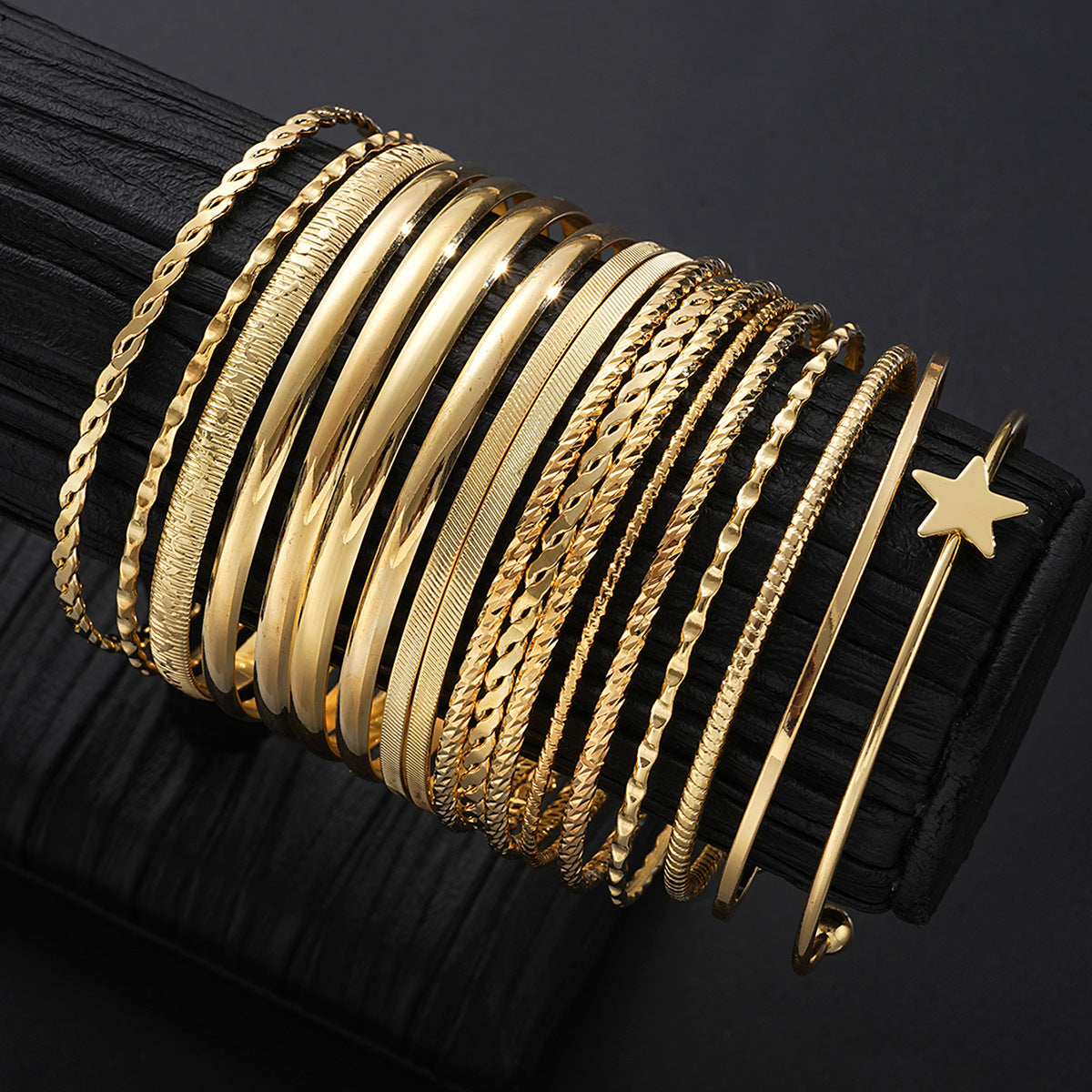 Damen Armreifen-Set mit eleganten und unterschiedlichen Designs Shop Nory