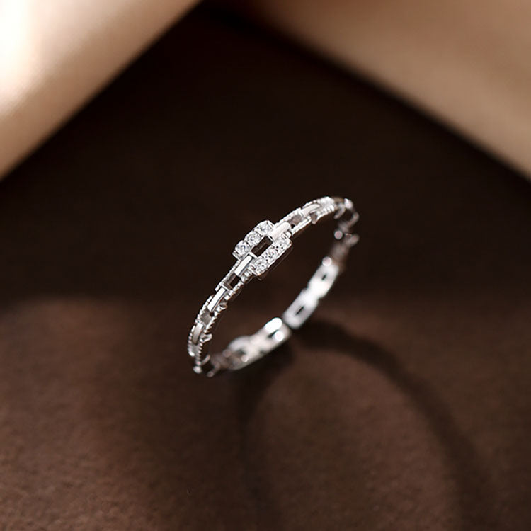 Damen filigraner Ring mit kunstvoll gestaltetem Zirkonia-Akzent Shop Nory