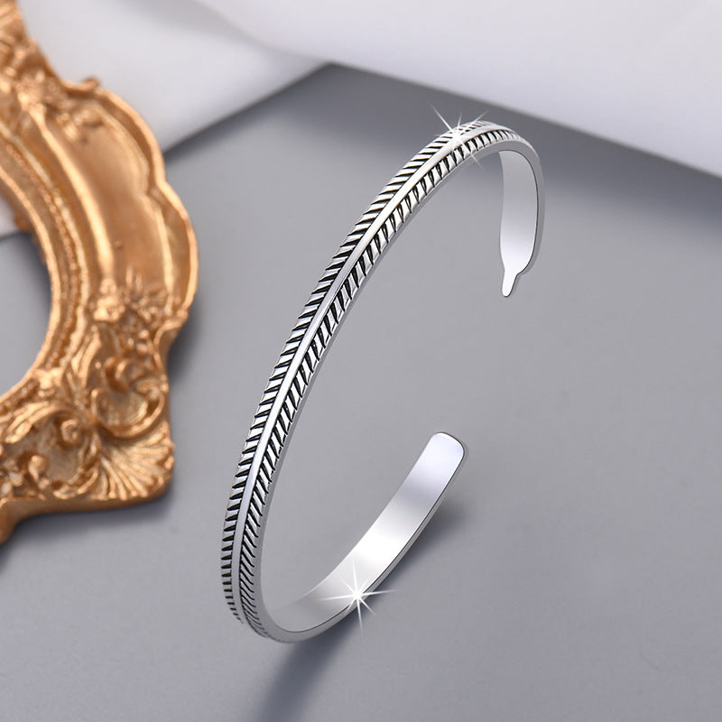 Damen Offenes Armband mit kunstvollem Zickzackdesign Shop Nory