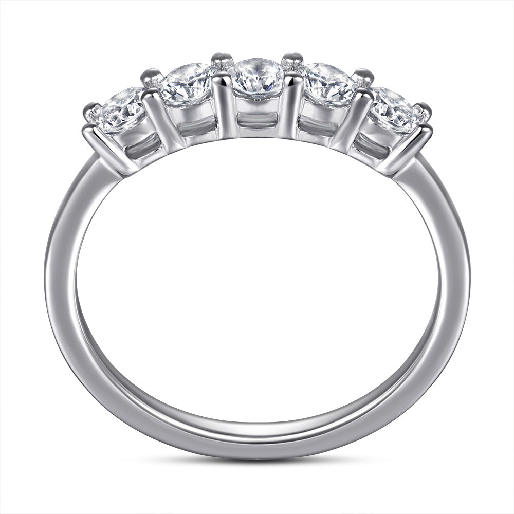 Damen Ring mit funkelnden Zirkonia-Steinen in eleganter Fassung Shop Nory