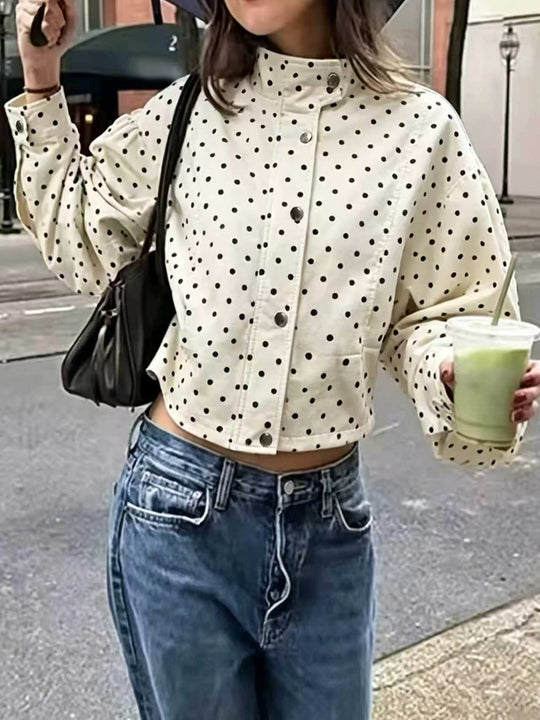 Damen Gepunktete Cropped-Jacke mit Stehkragen, Ballonärmeln und Druckknöpfen Shop Nory