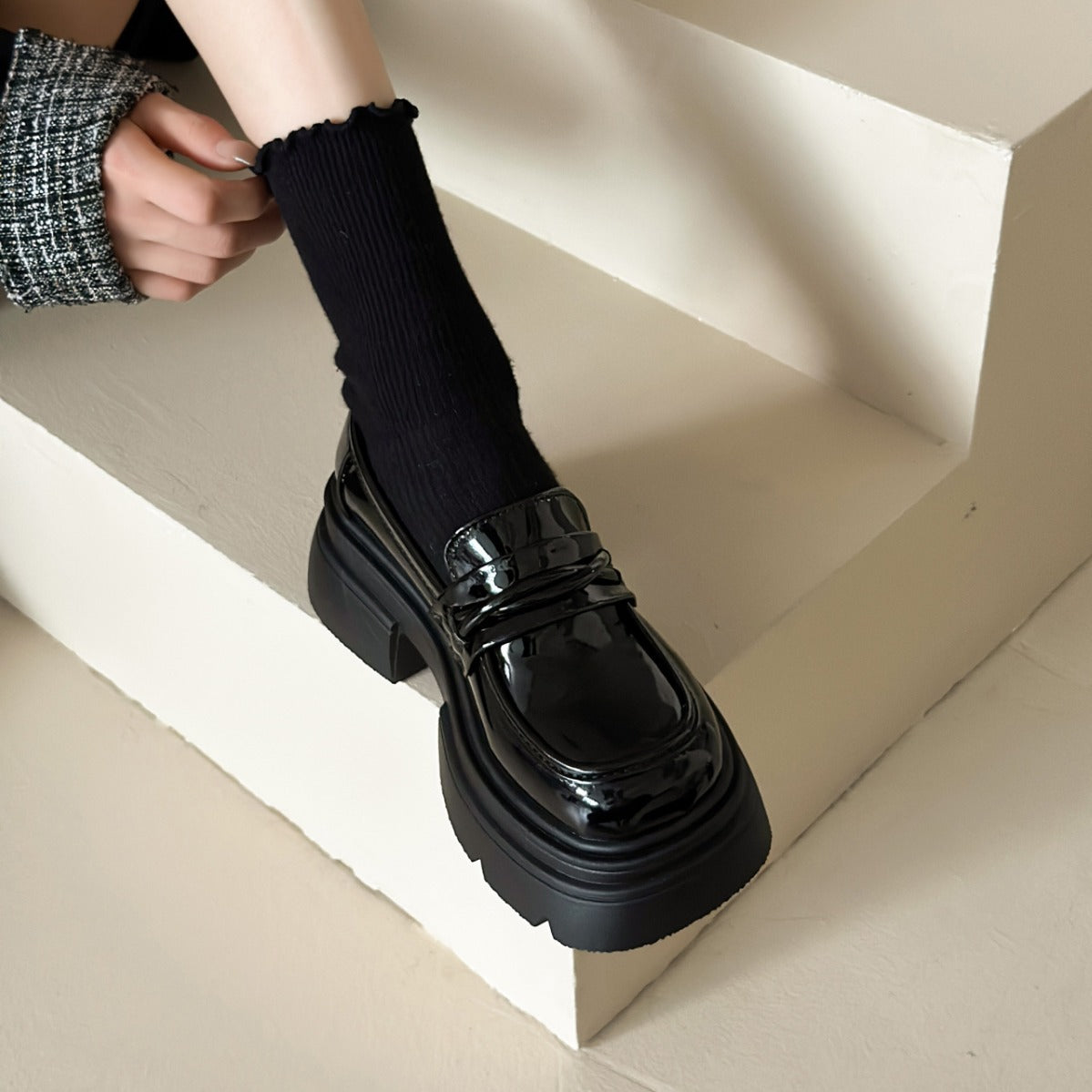 Damen Modische Loafers mit glänzender Oberfläche und robustem Plateau