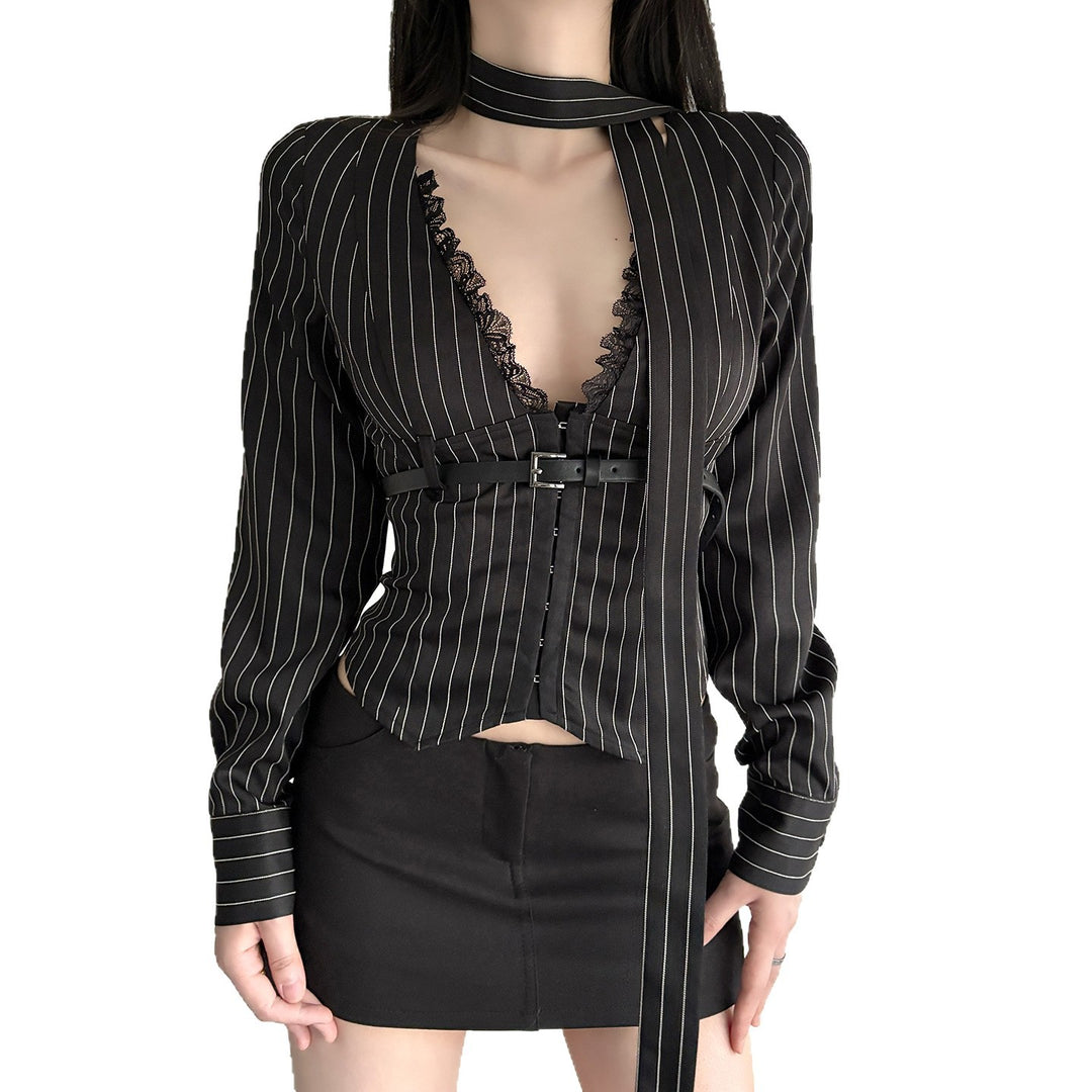 Damen nan tailliertes Langarmshirt mit Twist‑V‑Ausschnitt, Hemdkragen und Nadelstreifen-Optik Shop Nory