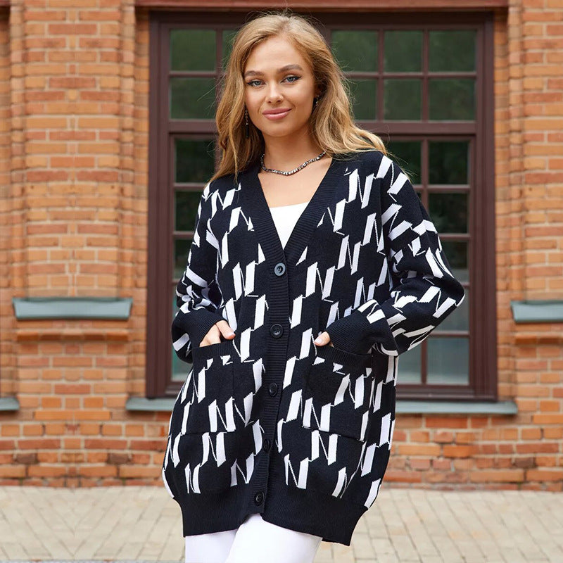 Damen Oversized Strickcardigan mit V‑Ausschnitt, Knopfleiste und Eingrifftaschen Shop Nory