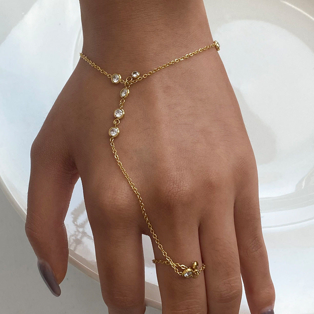 Damen Armband mit funkelnden Zirkonia und hypoallergener Edelstahlverarbeitung Shop Nory