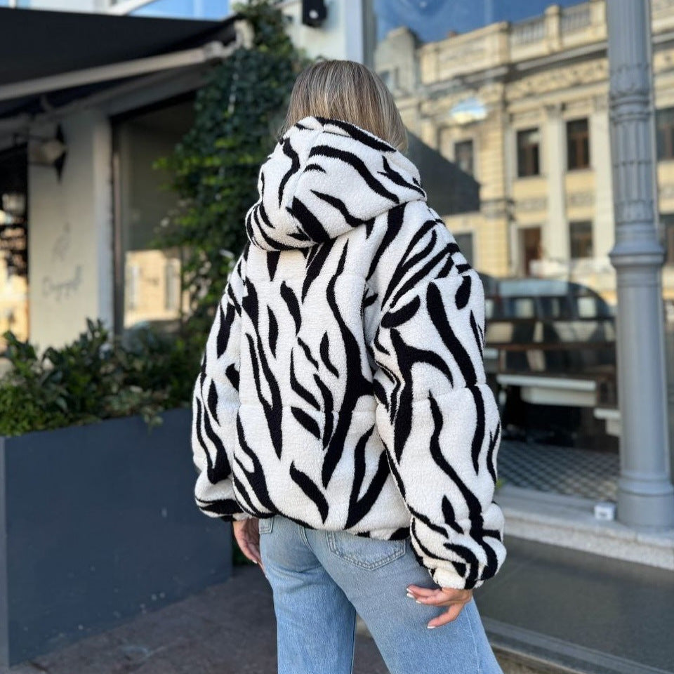 Damen Teddy-Fleece-Kapuzenjacke mit Reißverschluss, Steppnähten und weichem Zickzack-Muster Shop Nory
