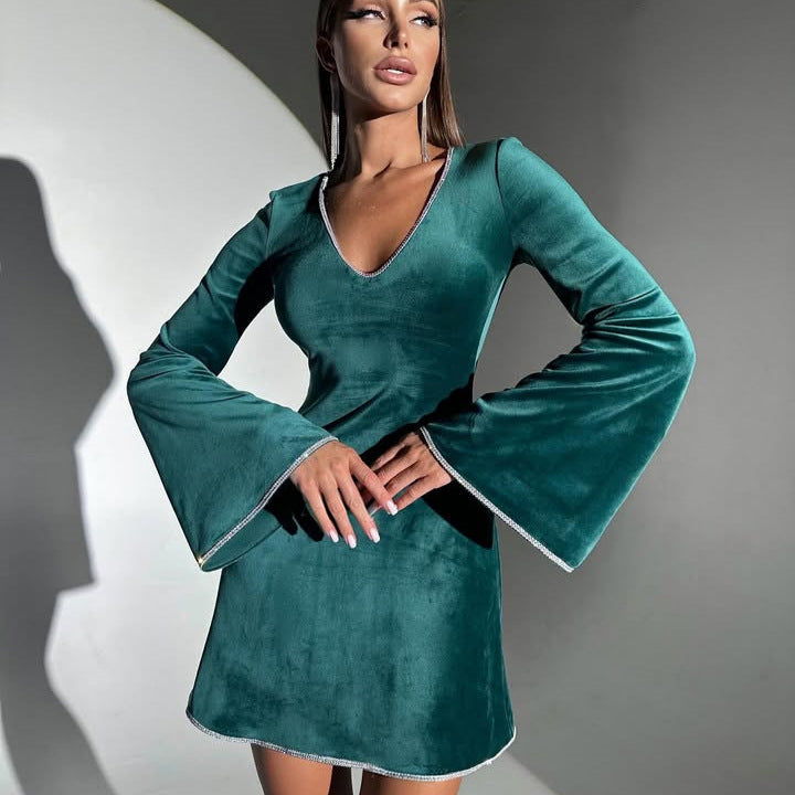 Damen Samt-Minikleid mit ausgestellten Glockenärmeln und Strassbesatz Shop Nory