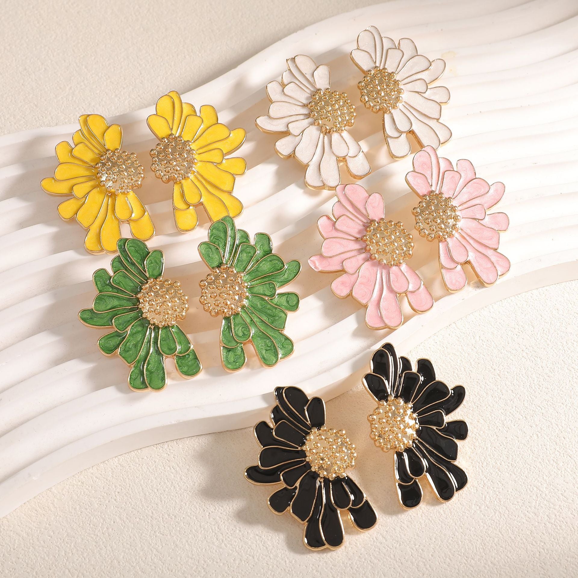 Damen Ohrstecker im floralen, kunstvollen Design Shop Nory
