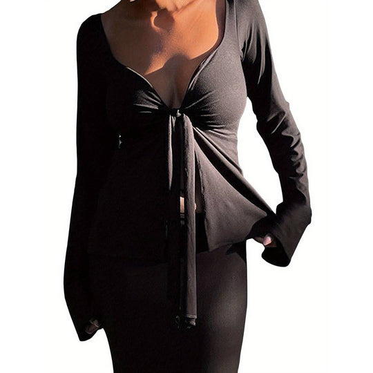 Damen figurformendes Wickel-Top mit tiefem V‑Ausschnitt, Bindetail und ausgestellten Manschetten Shop Nory