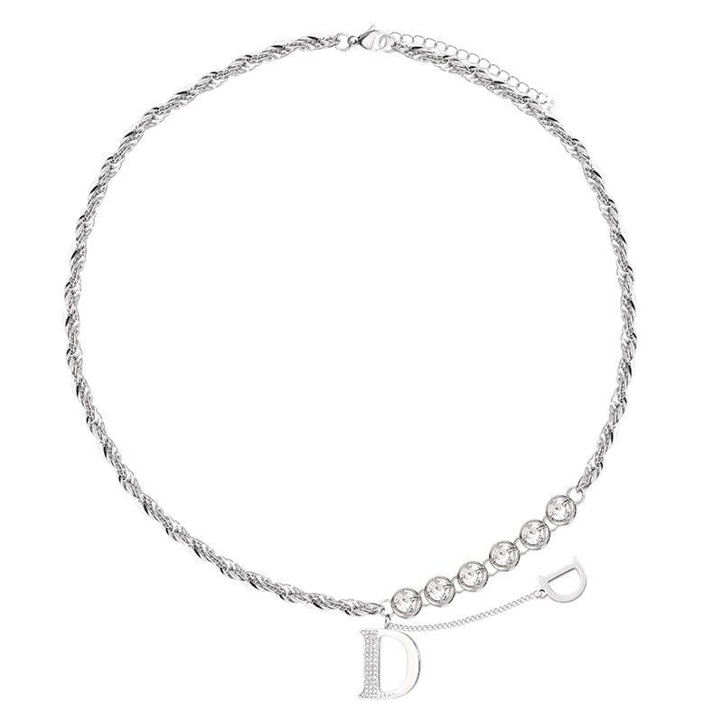 Damen Halskette mit funkelndem "D"-Anhänger und eleganter Gliederkette Shop Nory