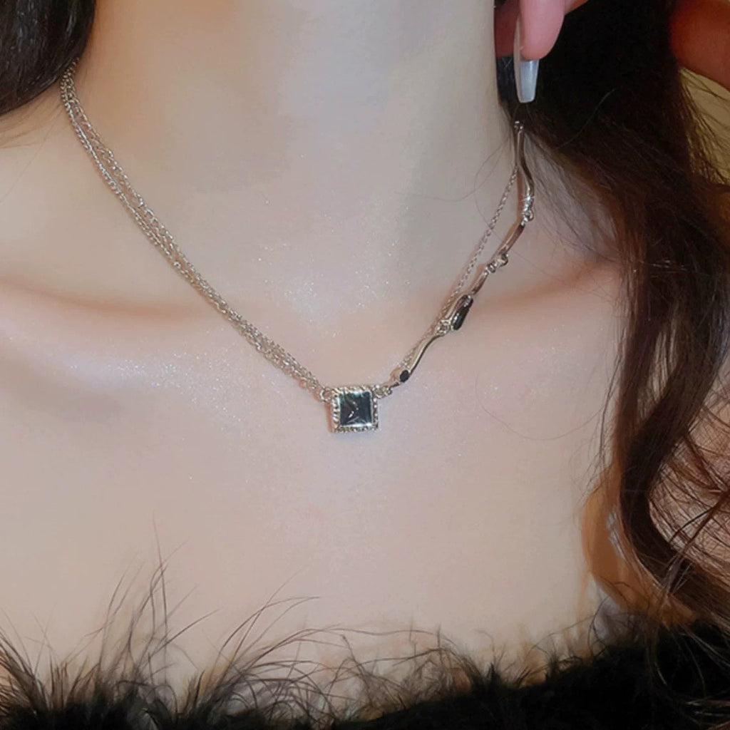 Damen Doppelstrang-Halskette mit eleganten schwarzen Ziersteinen Shop Nory