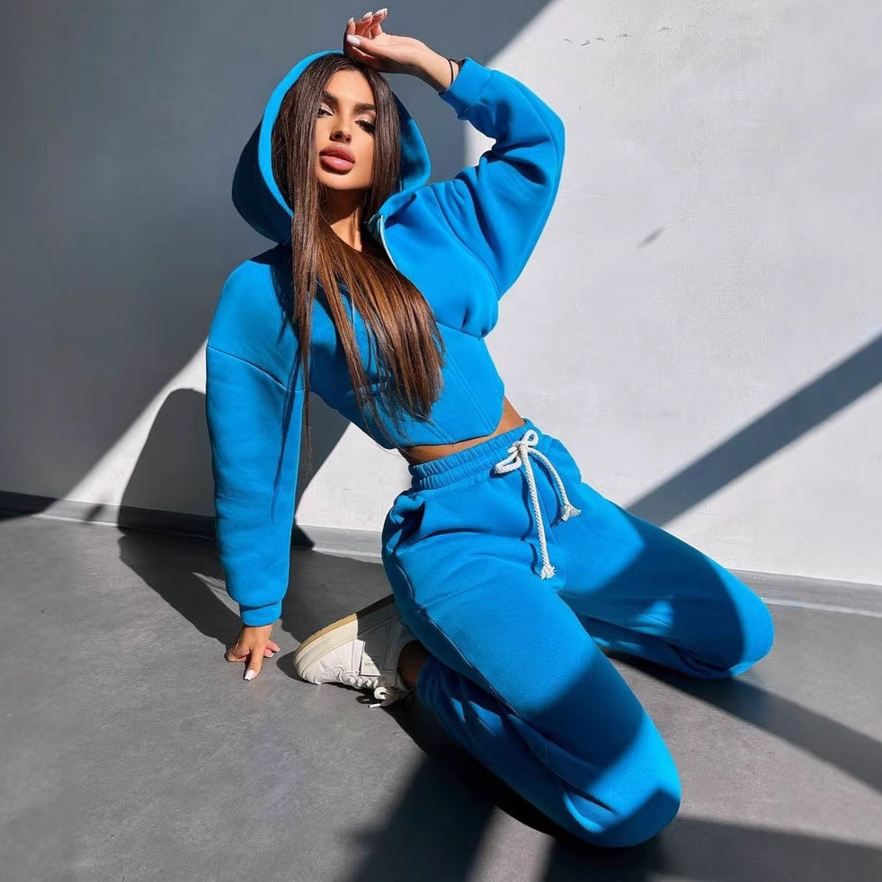 Damen Crop-Kapuzenjacke mit Korsagennaht und High-Waist Jogginghose Shop Nory