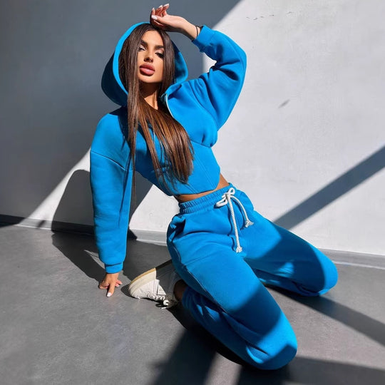 Damen Crop-Kapuzenjacke mit Korsagennaht und High-Waist Jogginghose Shop Nory