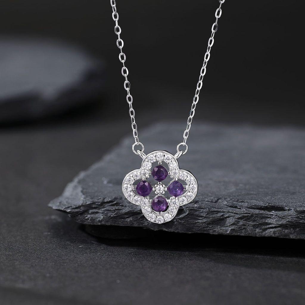 Damen Halskette mit floralem Amethyst-Anhänger und funkelnden Zirkonia-Elementen Shop Nory