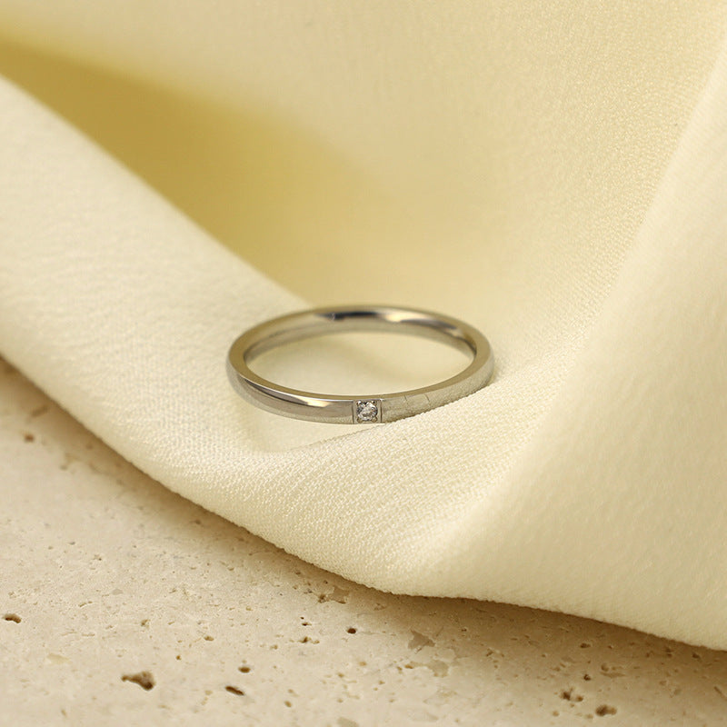 Damen Zierlicher Goldring mit funkelndem Stein Shop Nory
