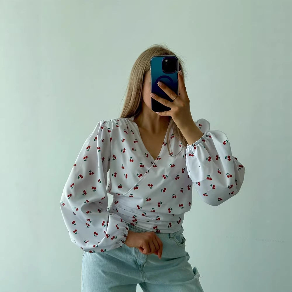Damen Wickelbluse mit Kirschen-Print, weitem Puffärmel & Bindegürtel Shop Nory