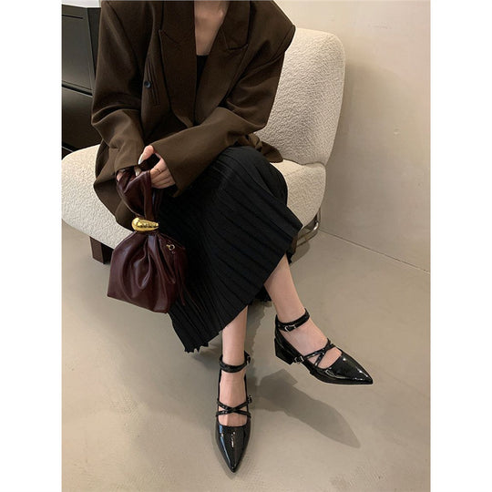Damen Spitz zulaufende Riemchen‑Mules im Mary‑Jane‑Stil mit verstellbarem Knöchelriemen und geformtem Blockabsatz Shop Nory