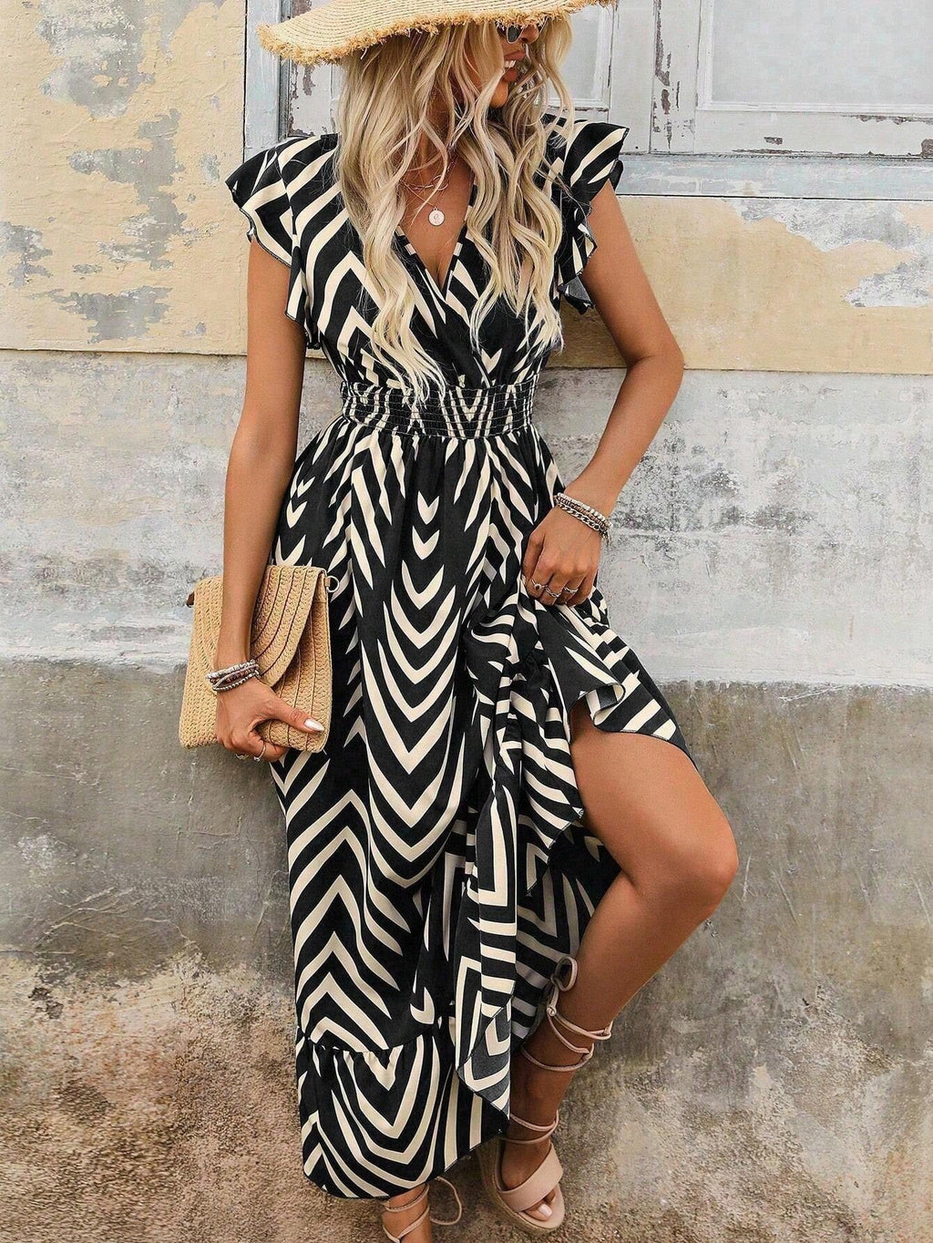 Damen Maxikleid mit V-Ausschnitt und Rüschendetails