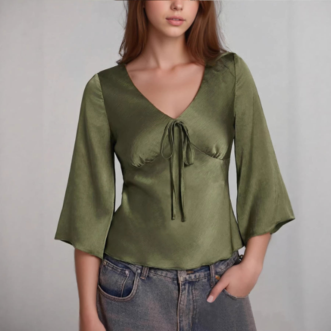 Damen Satinierte Bluse mit V‑Ausschnitt, geraffter Büstenteil und ausgestellten 3/4‑Ärmeln Shop Nory