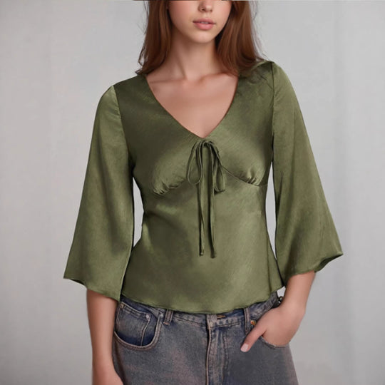 Damen Satinierte Bluse mit V‑Ausschnitt, geraffter Büstenteil und ausgestellten 3/4‑Ärmeln Shop Nory