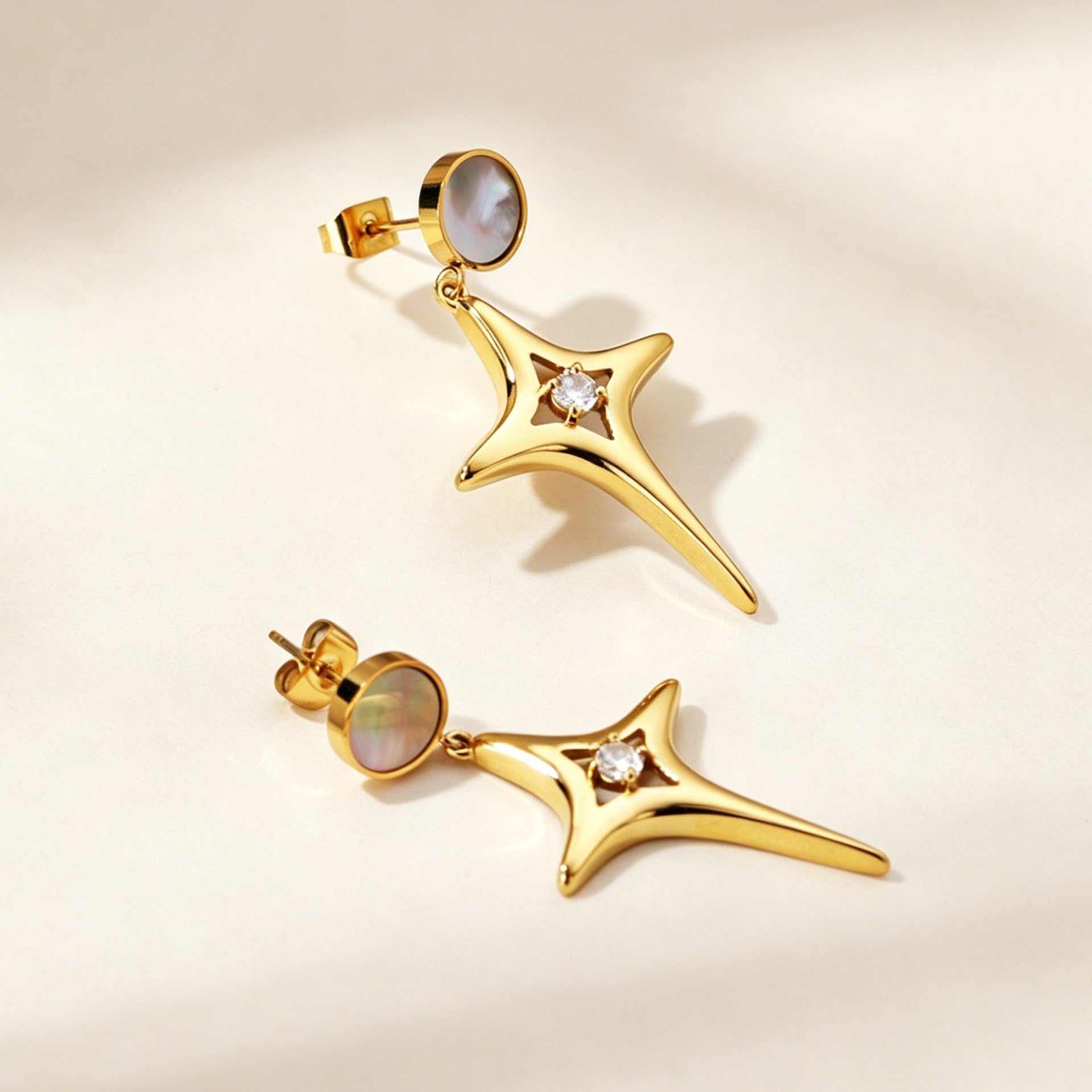 Damen Hängende Ohrstecker mit funkelndem Kristall und eleganter Goldverzierung Shop Nory