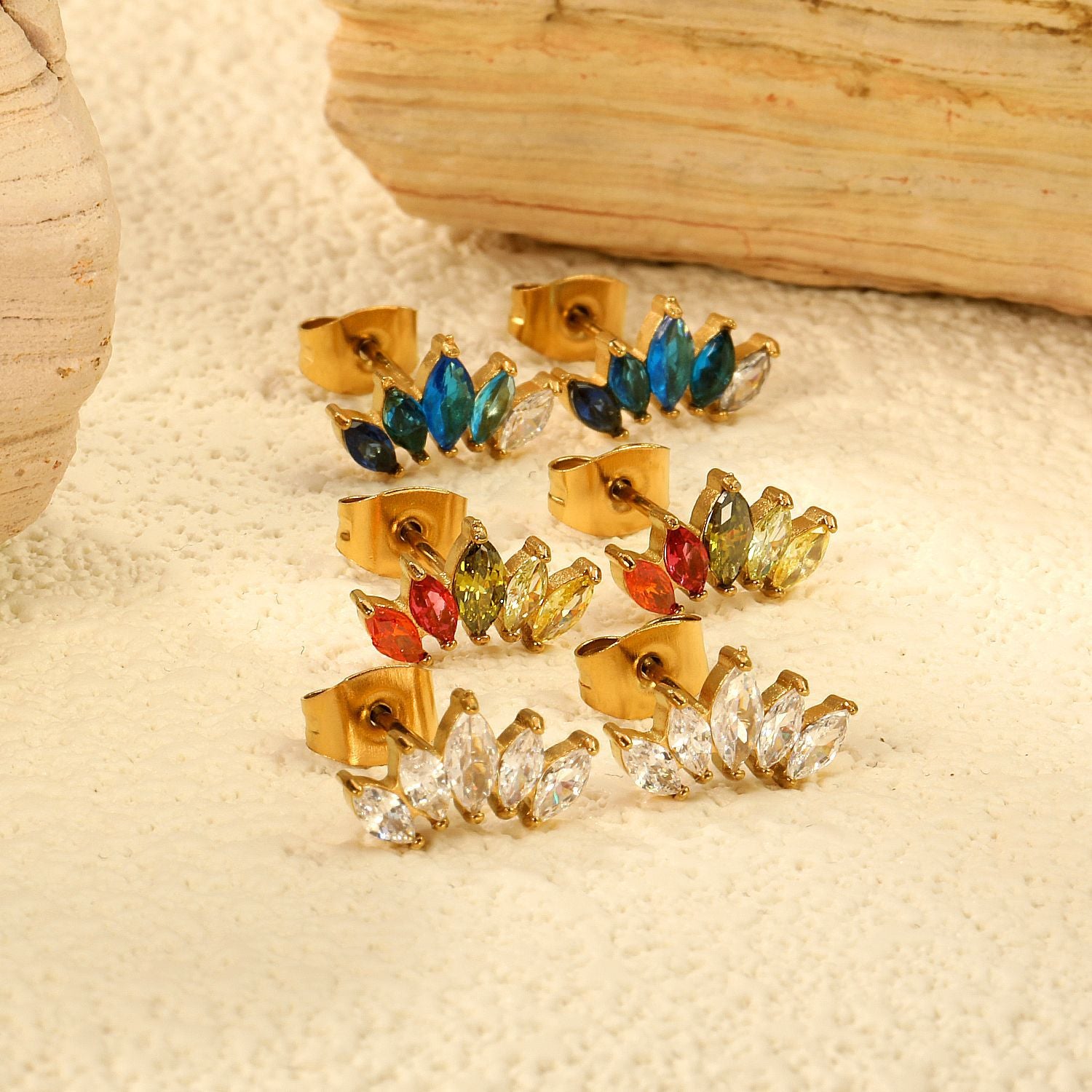 Damen Elegante Creolen mit funkelnden Zirkonia und kunstvollem Design Shop Nory