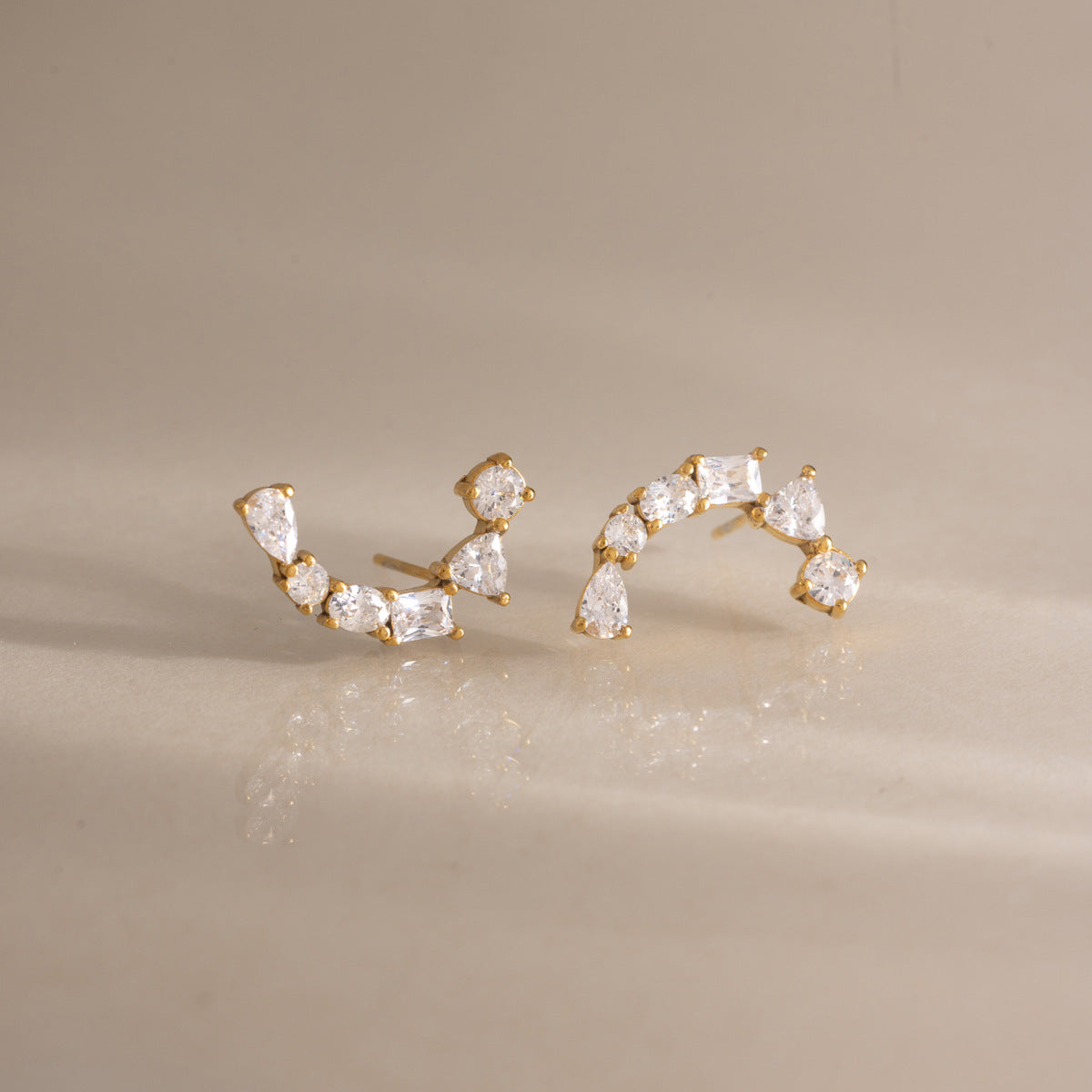 Damen Ohrhänger mit eleganten Zirkonia und hypoallergenem Edelstahl Shop Nory