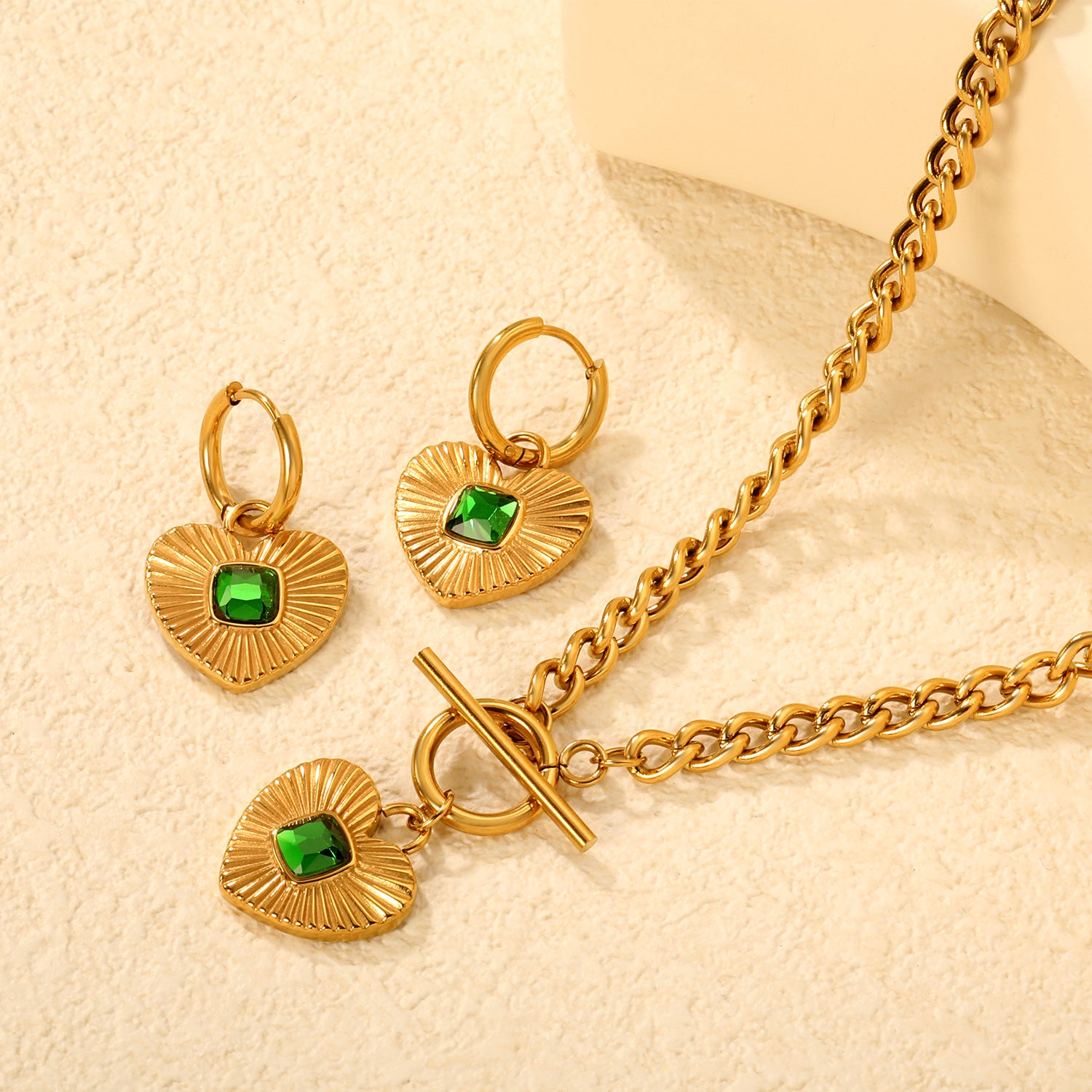 Damen Schmuckset mit herzförmigem Anhänger aus hochwertigem Edelstahl und funkelnden Kristallen Shop Nory