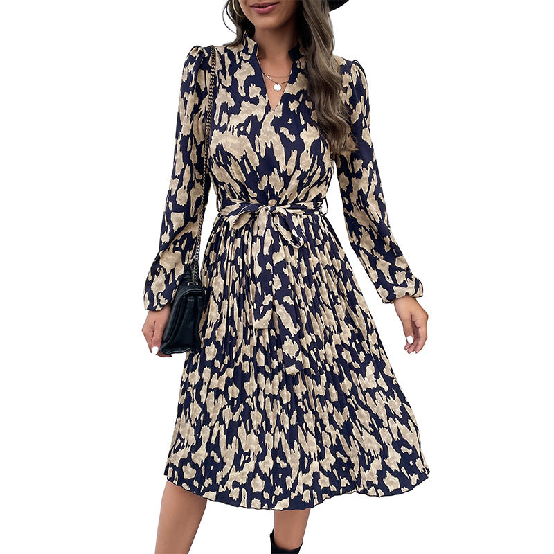 Damen Midikleid mit Plissée-Rock, V-Ausschnitt, Taillengürtel und Animal-Print Shop Nory
