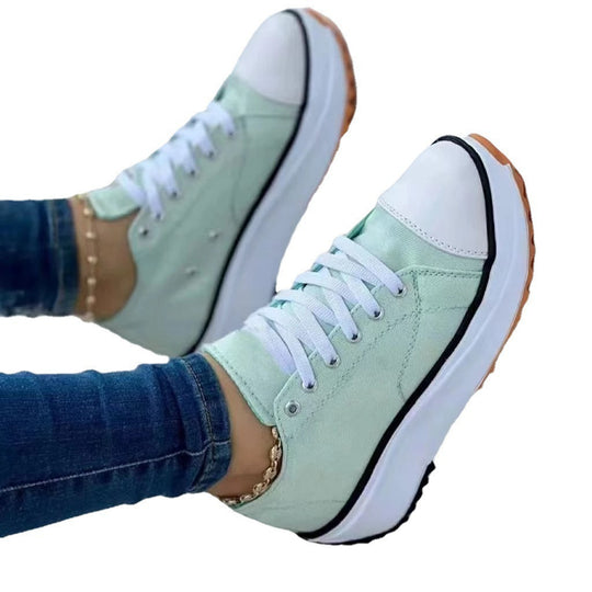 Damen Plateau-Canvas-Sneaker mit verstärkter Zehenkappe gepolstertem Komfortfußbett und gezackter Gummilaufsohle Shop Nory
