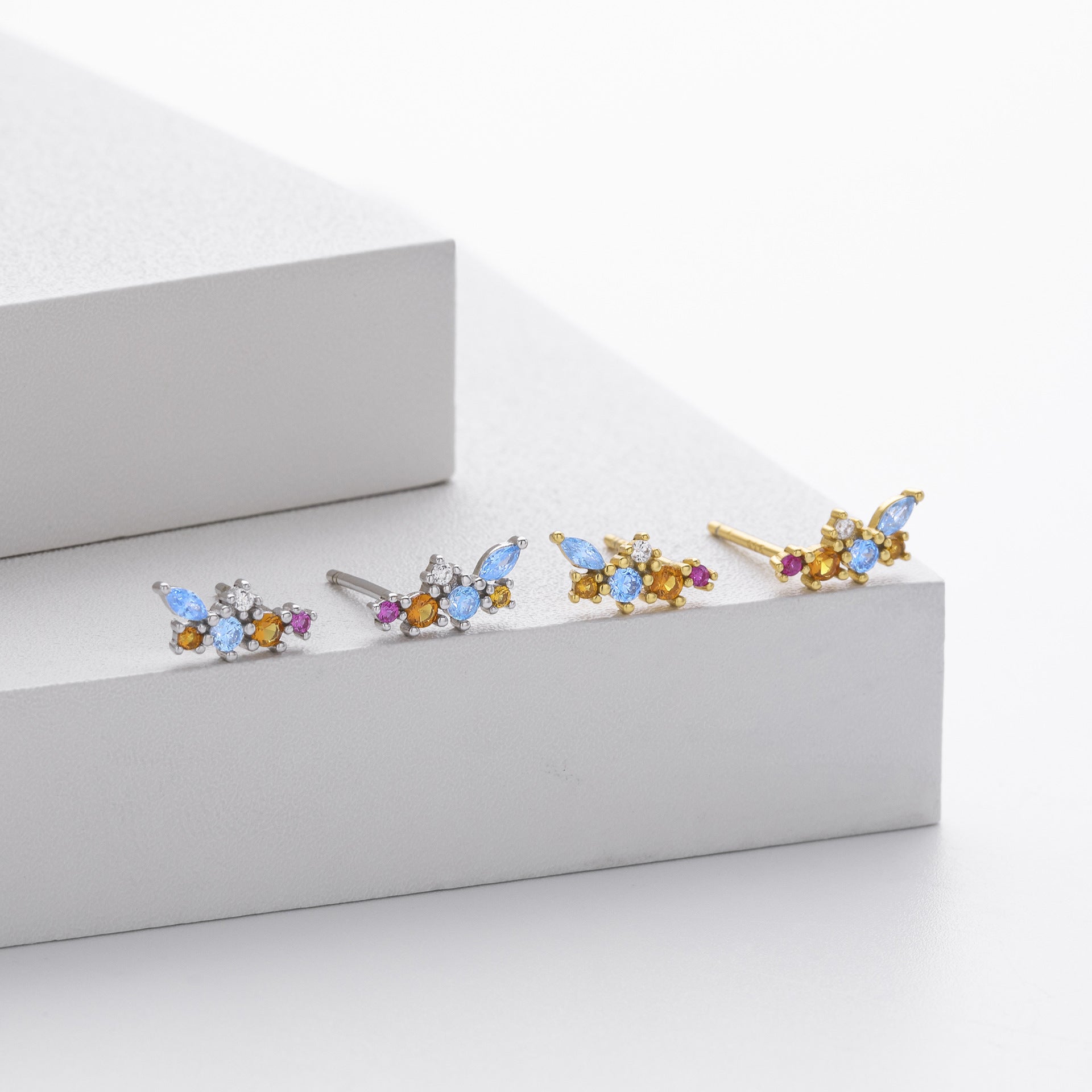 Damen Ohrstecker mit buntem Zirkon-Arrangement Shop Nory