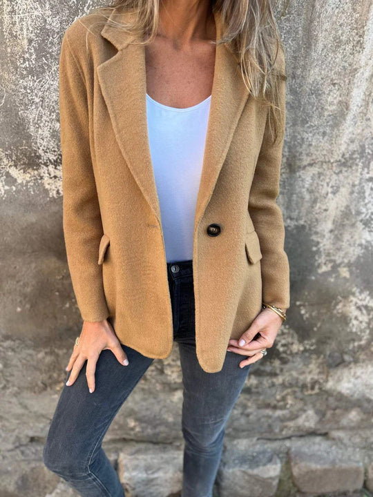 Damen taillierter Bouclé-Blazer mit fallendem Revers und Ein-Knopf-Detail Shop Nory