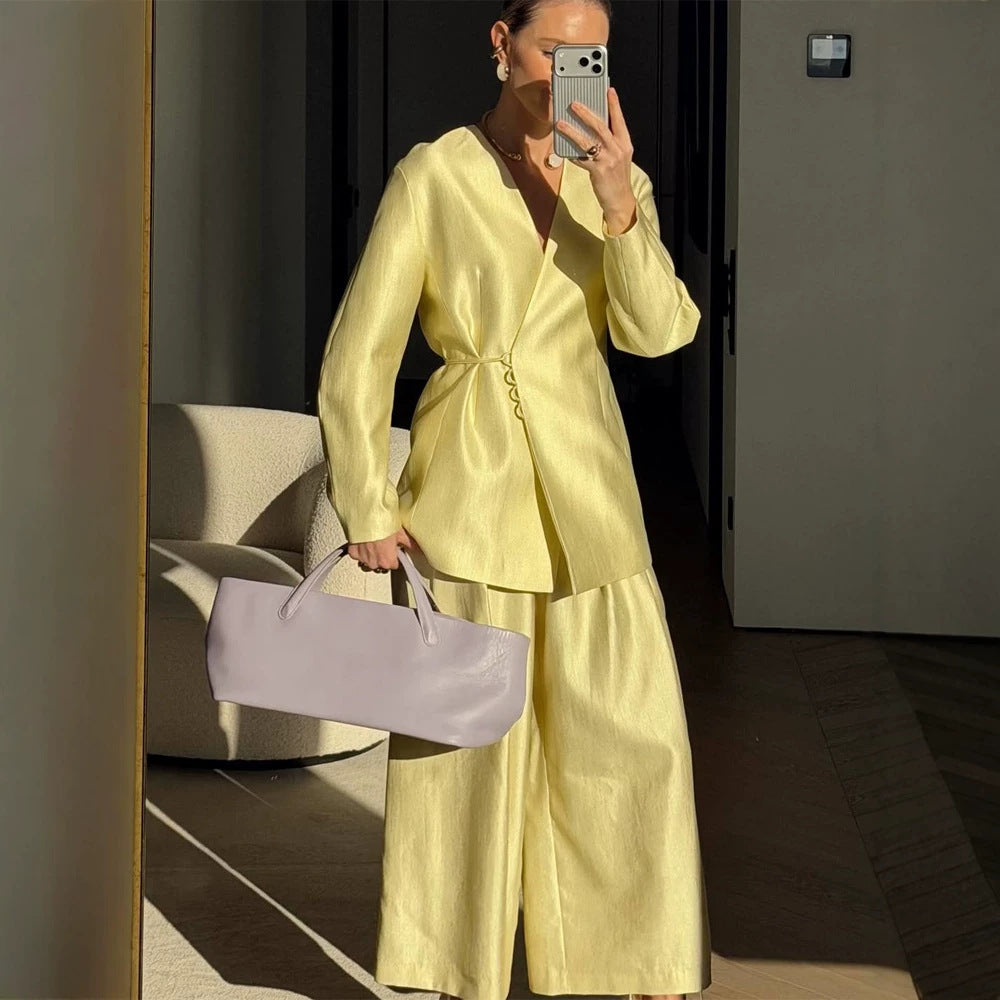 Damen Zweiteiliges Wickelblazer-Set mit Bindegürtel und hochgeschnittener weiter Plisseehose Shop Nory
