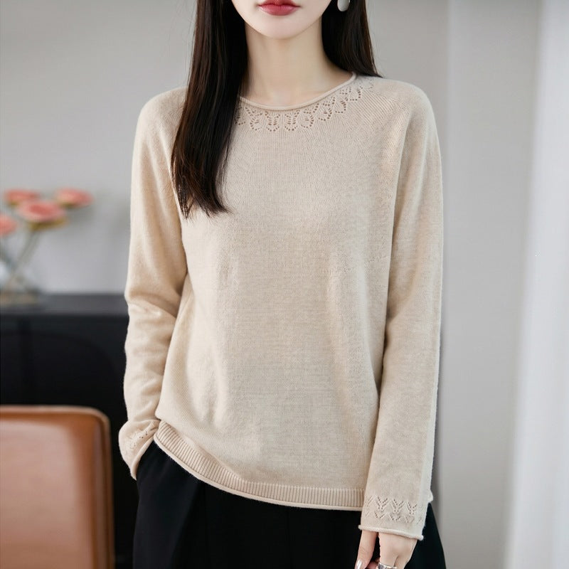 Damen Leichter Feinstrick-Rundhalspullover mit Ajourspitzen‑Detail und legerer Silhouette Shop Nory