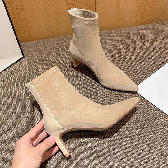 Damen Stretch‑Ankleboots mit schmaler Spitze und sculpted Blockabsatz Shop Nory