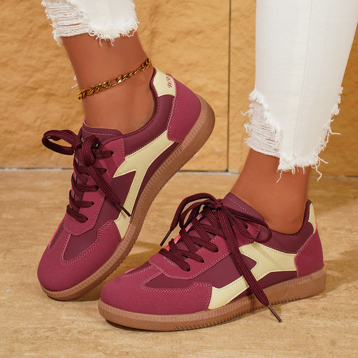 Damen sportliche Sneakers im Retro-Stil mit atmungsaktiver Oberflächenstruktur und rutschfester Sohle