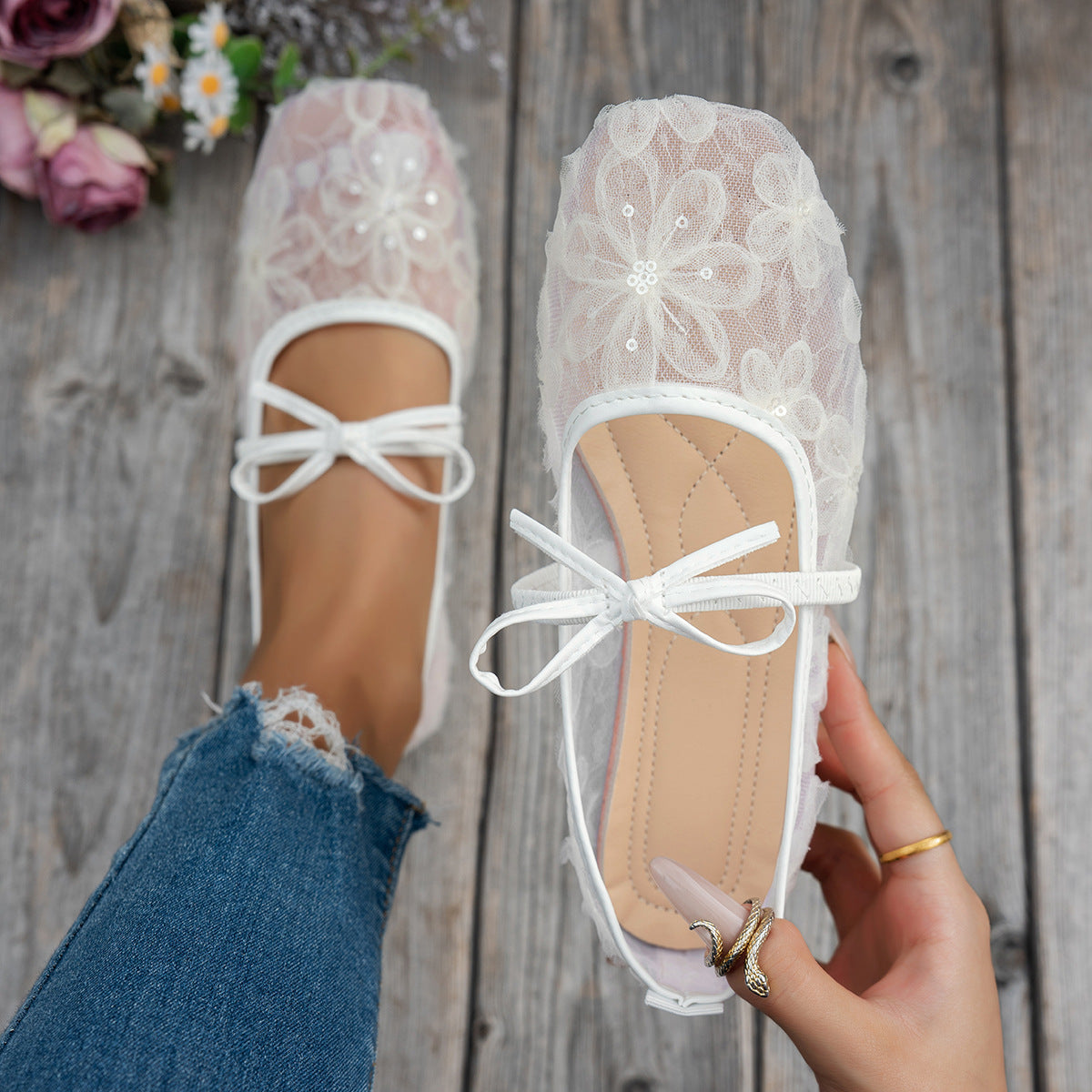 Damen Elegante Spitzenschuhe mit dekorativen Schleifen und funkelnden Akzenten